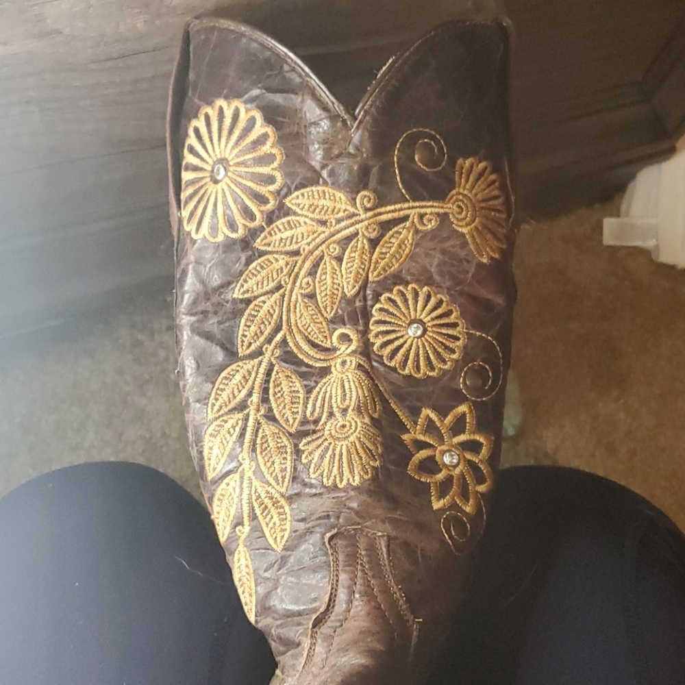 Boots - Picture 4 of 4